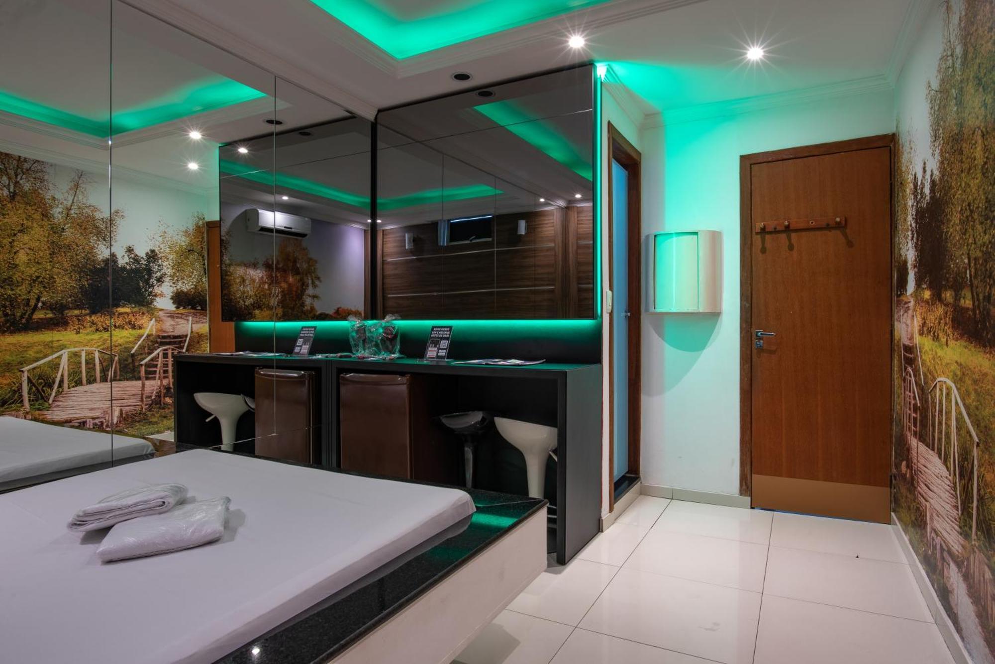 Motel Fantasy 2 (Adults Only) Contagem Exteriör bild
