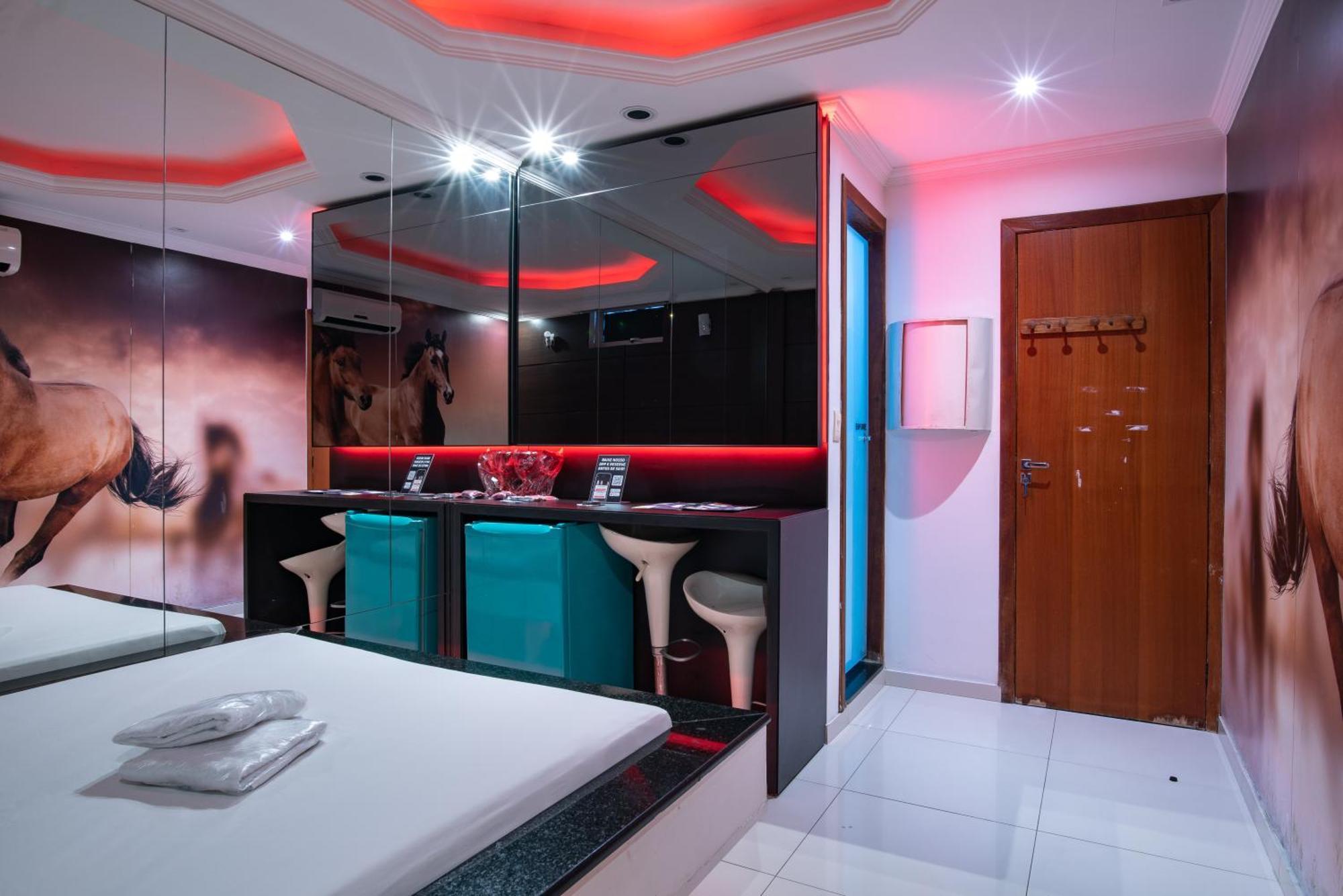 Motel Fantasy 2 (Adults Only) Contagem Exteriör bild