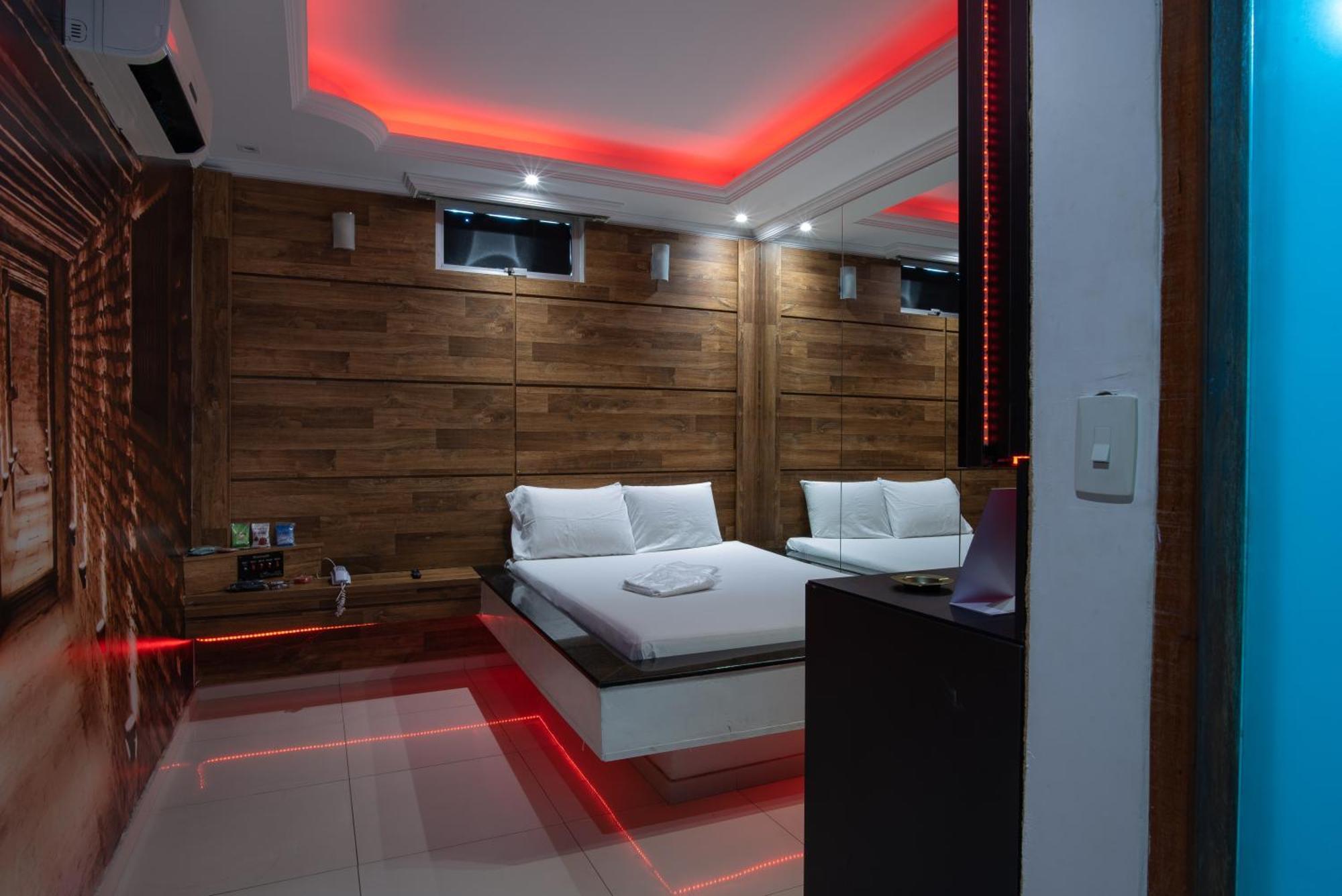Motel Fantasy 2 (Adults Only) Contagem Exteriör bild