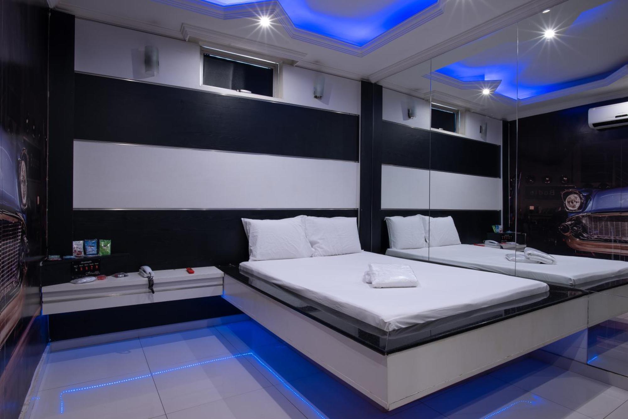 Motel Fantasy 2 (Adults Only) Contagem Exteriör bild