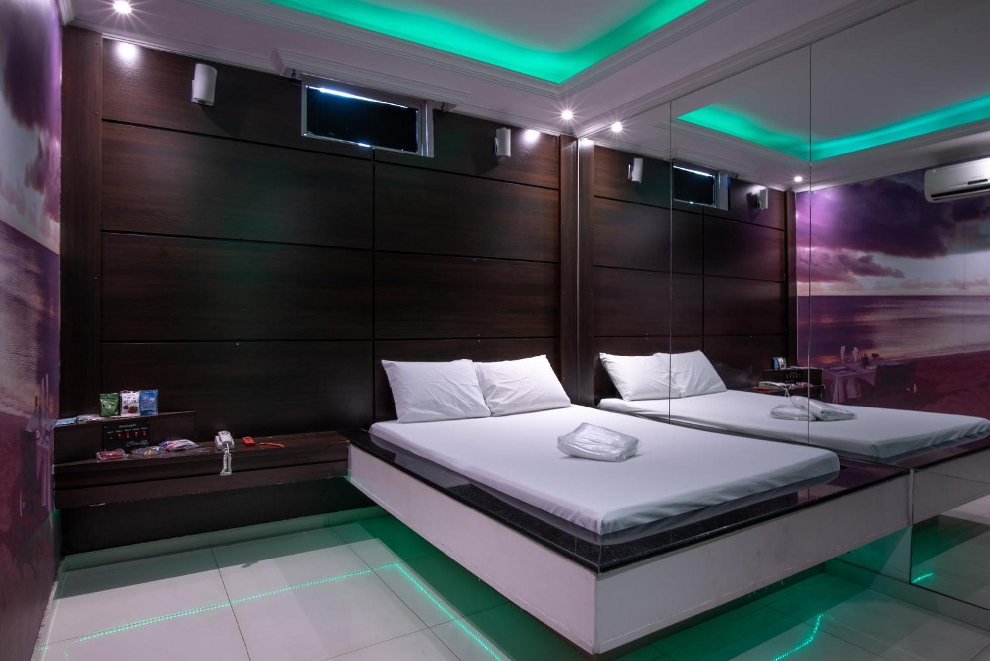 Motel Fantasy 2 (Adults Only) Contagem Exteriör bild