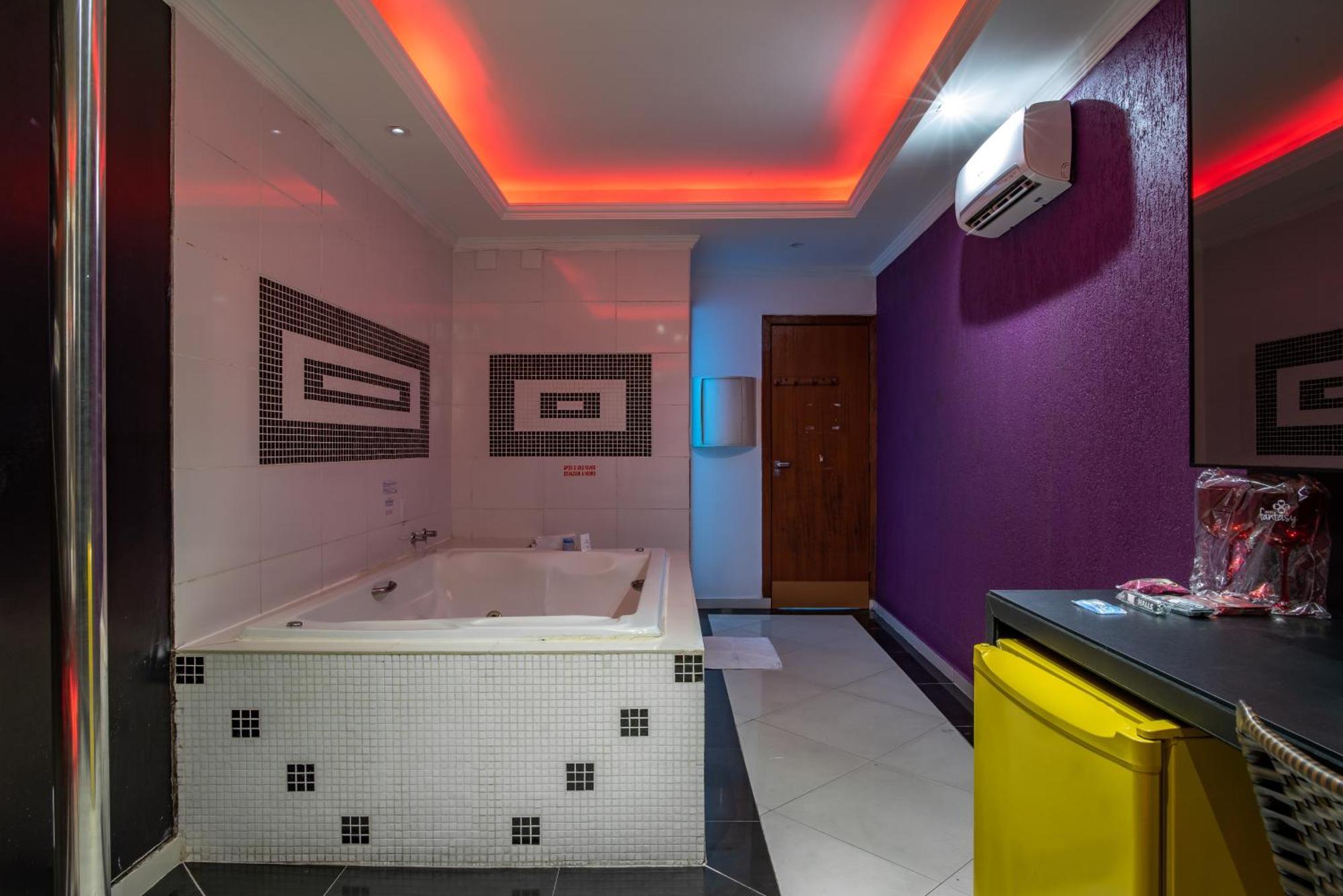 Motel Fantasy 2 (Adults Only) Contagem Exteriör bild