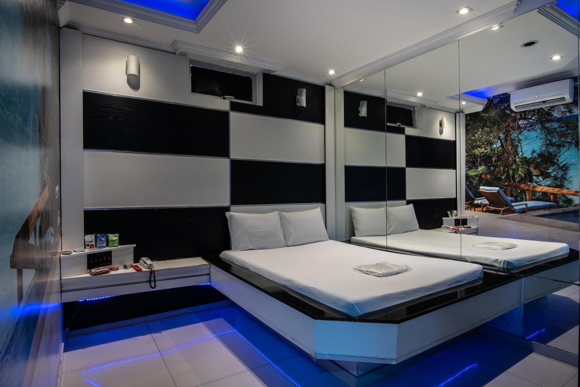 Motel Fantasy 2 (Adults Only) Contagem Exteriör bild