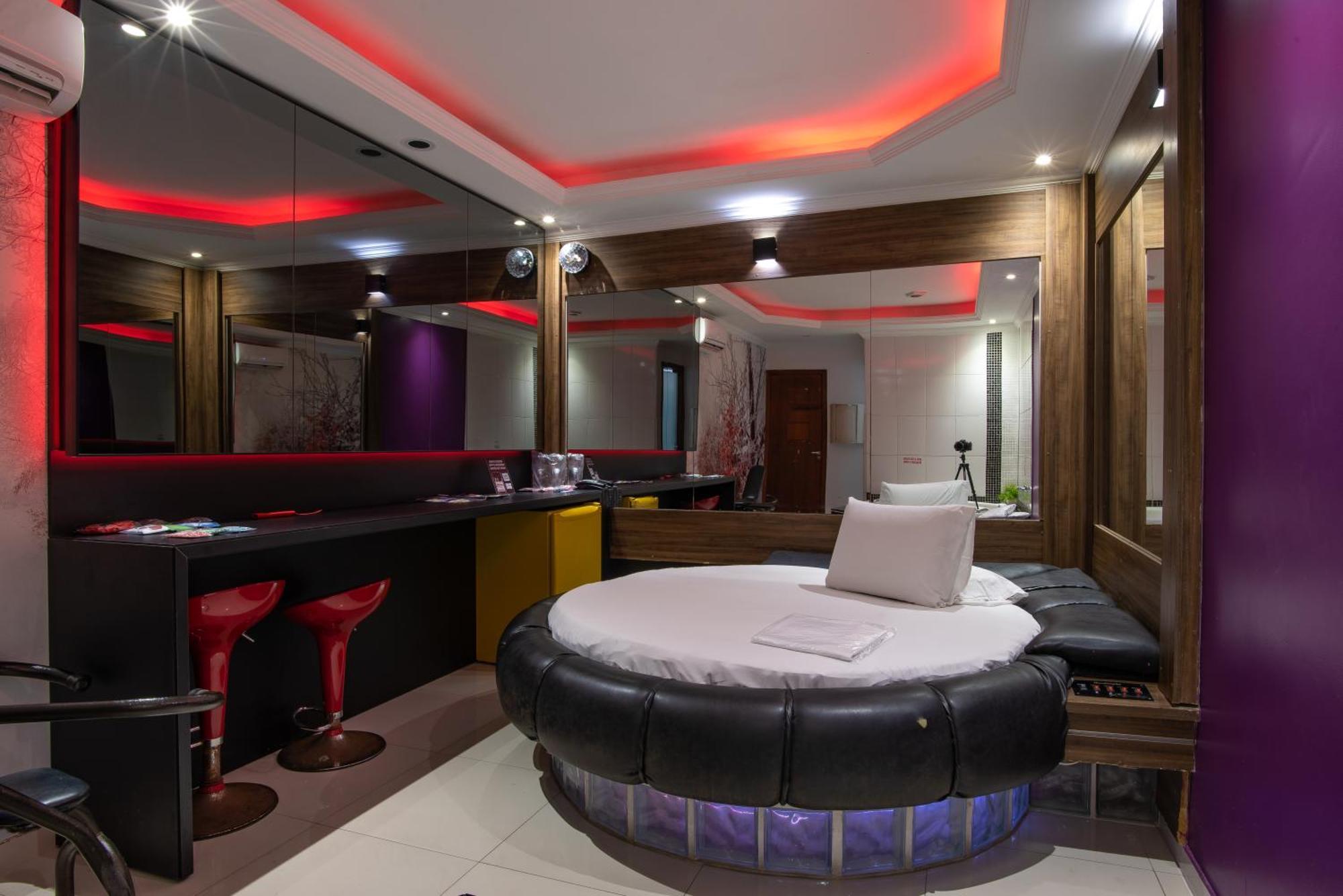 Motel Fantasy 2 (Adults Only) Contagem Exteriör bild